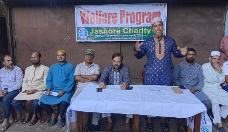 ব্যবসায়ীদের মাঝে যশোর চ্যারিটির নগদ অর্থ সহায়তা প্রদান