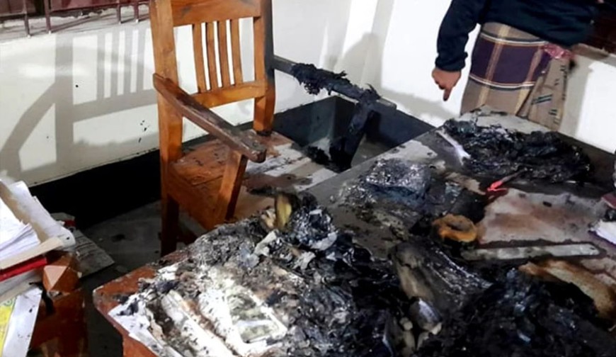 মাগুরায় গ্রামীণ ব্যাংকে দুর্বৃত্তদের আগুন