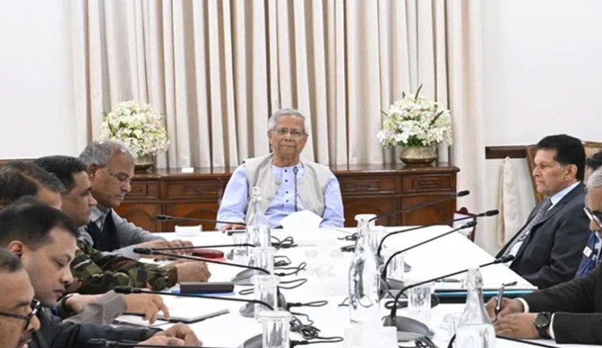 নির্বাচনের আগে যে কোনো মূল্যে আইনশৃঙ্খলা স্বাভাবিক রাখতে হবে: প্রধান উপদেষ্টা