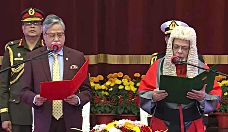 প্রধান বিচারপতি হিসেবে শপথ নিলেন জুবায়ের রহমান চৌধুরী