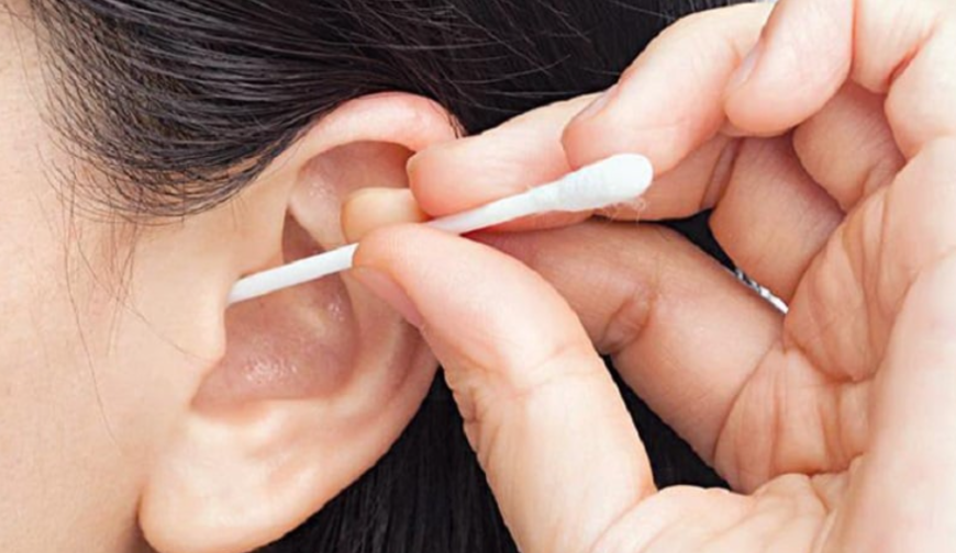 কানে পানি ঢুকলে