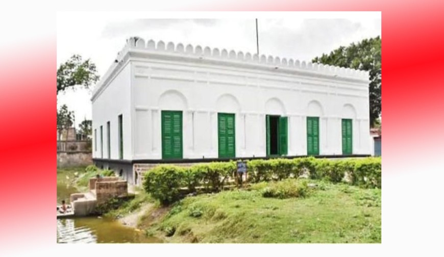 মুড়ালি ইমামবাড়া নিয়ে অযত্ন অবহেলা, ধসে পড়েছে ২০০ বছরের প্রাচীর