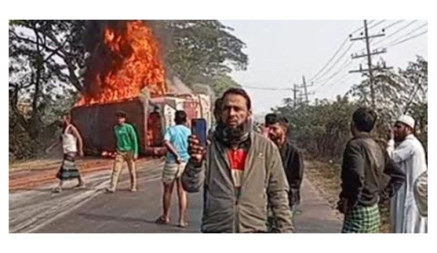 দাউদকান্দিতে ত্রিমুখী সংঘর্ষ : নিহত ৪, আহত ২১