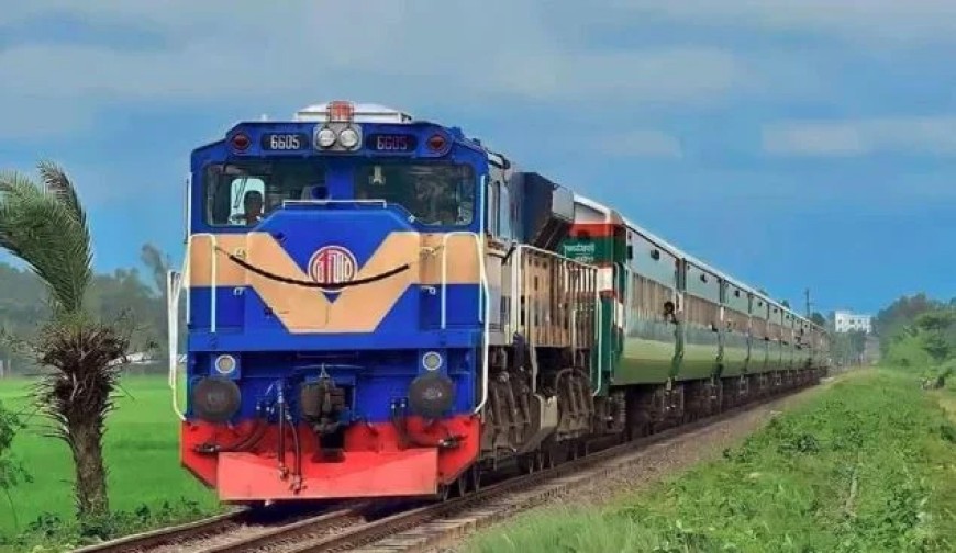 দুর্গাপূজায় চলবে তিন জোড়া বিশেষ ট্রেন, রূপসী বাংলাসহ পাঁচ ট্রেনের সাপ্তাহিক ছুটি প্রত্যাহার