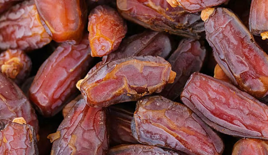 ইফতারে খেজুর: একটি ফল যা আপনার শরীরের জন্য 'পুষ্টির রক্ষাকবচ'