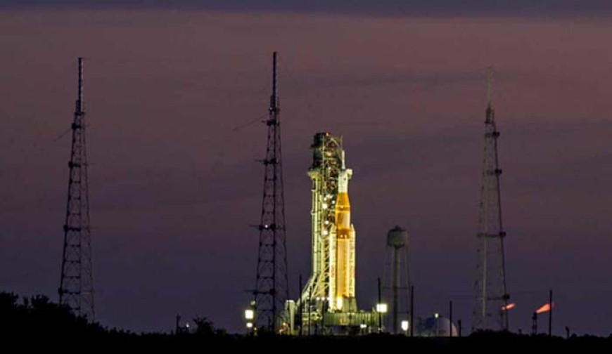 অর্ধ শতাব্দী পর আবারও চাঁদ প্রদক্ষিণে যাচ্ছে মানুষ