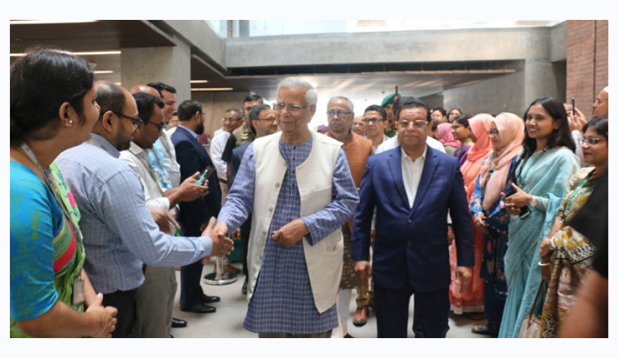১৮ মাস পর আপন কর্মস্থলে ফিরলেন ড. ইউনূস