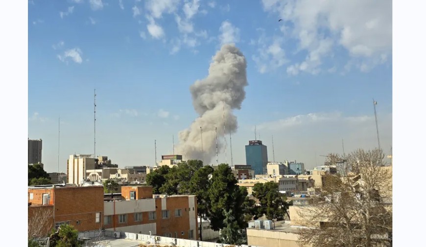 ইরানের উপর হামলা চালালো আমেরিকা ও ইসরায়েল, তেহরানের পাল্টা ক্ষেপণাস্ত্র নিক্ষেপ