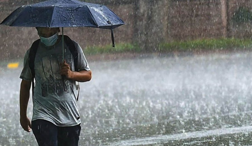 সারা দেশে বৃষ্টির আভাস, কমতে পারে তাপমাত্রা