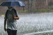 সারা দেশে বৃষ্টির আভাস, কমতে পারে তাপমাত্রা