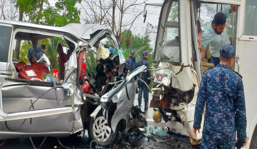 বাগেরহাটের রামপালে নৌবাহিনীর বাস ও মাইক্রোবাসের সংঘর্ষ, নিহত ১২