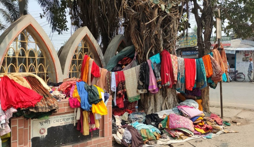 ফেলে দেওয়া পোশাকেও ঈদ হাসে