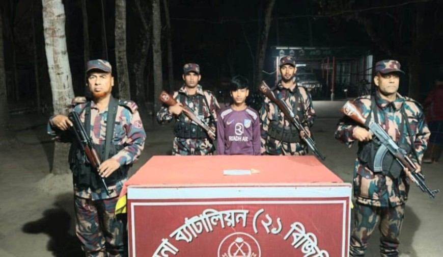 শার্শা সীমান্তে ১২ পিস ইয়াবাসহ কিশোর আটক