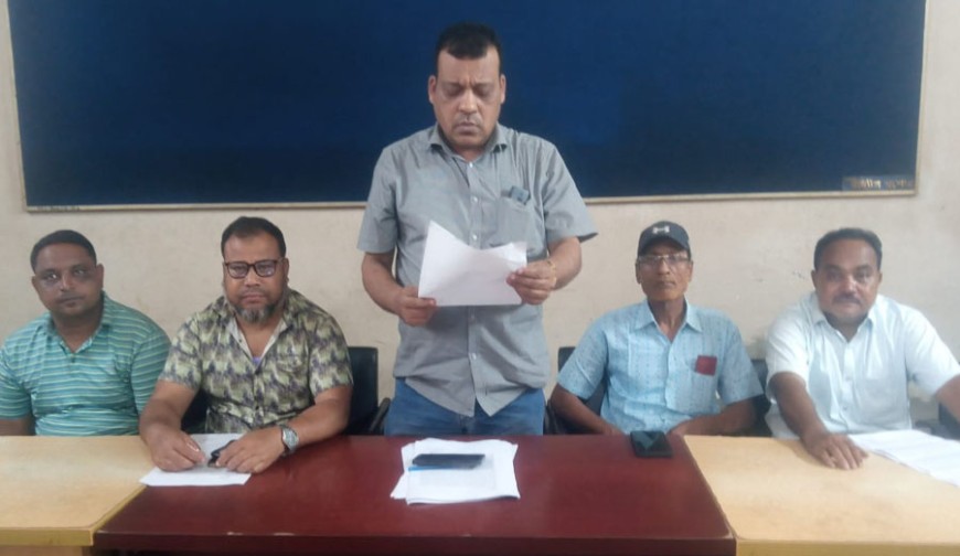 যশোরে সংবাদ সম্মেলন: চৌগাছায় হাট ইজারা কেন্দ্র করে চাঁদাবাজির অভিযোগ