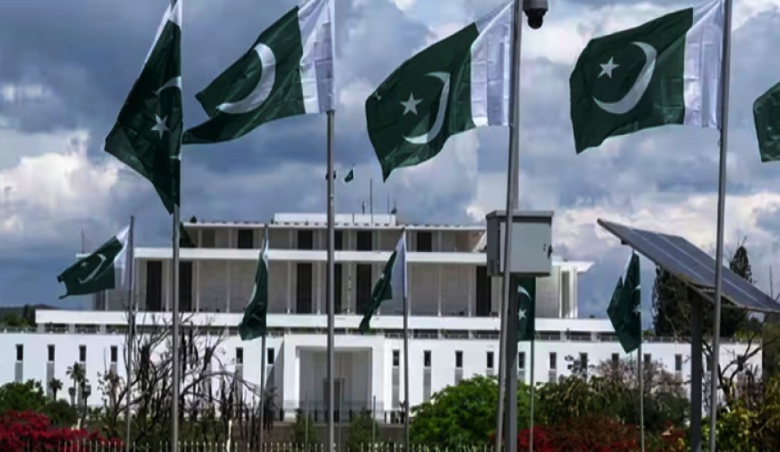 যুক্তরাষ্ট্রের প্রতিনিধিদল পৌঁছার আগেই ইরানি পররাষ্ট্রমন্ত্রীর ইসলামাবাদ ত্যাগ