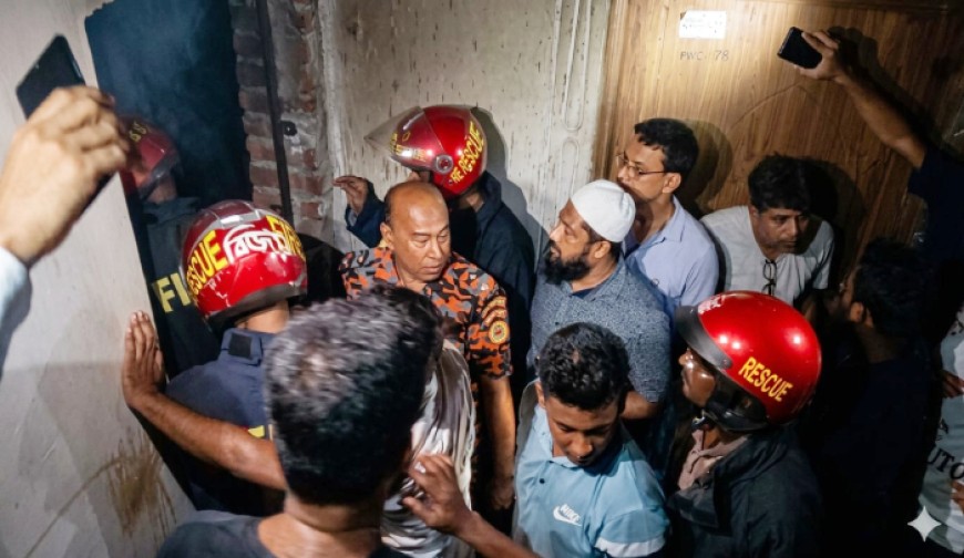 মোটরসাইকেল পার্টসের গোডাউনে আগুন, প্রায় আড়াই কোটি টাকা ক্ষয়ক্ষতির আশঙ্কা