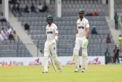 ৩৩৬ রানের ট্রেইল নিয়ে মধ্যাহ্নভোজে পাকিস্তান