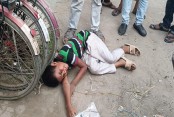 পরিবারের আয়ের একমাত্র অবলম্বন ইজিবাইক হারিয়ে নিঃস্ব ১২ বছরের শিশু সিয়াম
