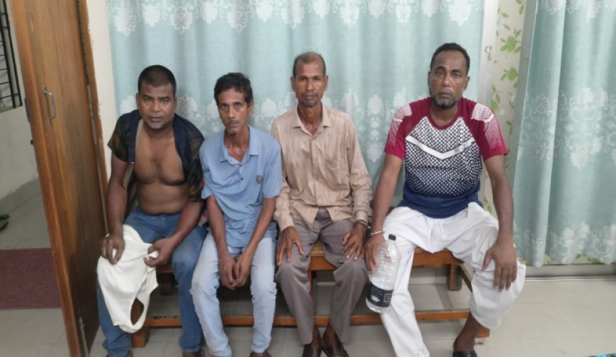 জুয়া খেলা অবস্থায় ৪ জুয়াড়ি আটক