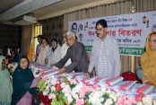 যশোরে ৩০০ নারীর মাঝে জেলা মহিলা দলের ঈদ উপহার বিতরণ