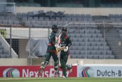 অস্ট্রেলিয়াকে ২৭৫ রানের লক্ষ্য দিল বাংলাদেশ