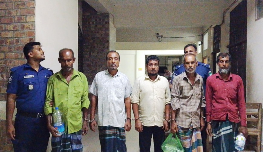 আদালতের বারান্দায় বাদীকে মারপিট: তাৎক্ষণিক বিচারে ৫ আসামির কারাদণ্ড, তিন নারীসহ বৃদ্ধের জরিমানা