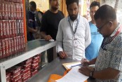 ভোজন বাড়িতে পচা খাবার ও তেলাপোকায় ভরা কিচেন, ১ লাখ টাকা জরিমানা