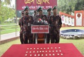 প্রাইভেটে পাচার হচ্ছিল সাড়ে তিন কেজি সোনা