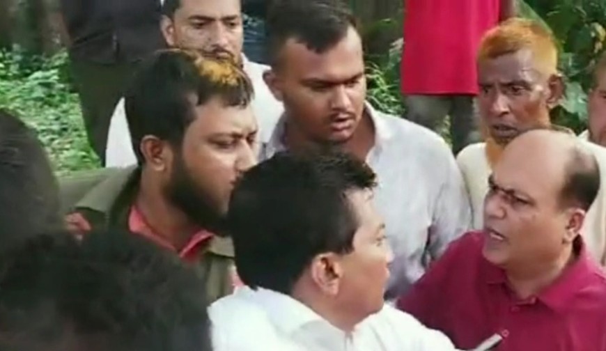 আইনজীবী মিন্টুকে গ্রেফতার থেকে বাঁচালেন গ্রামবাসী