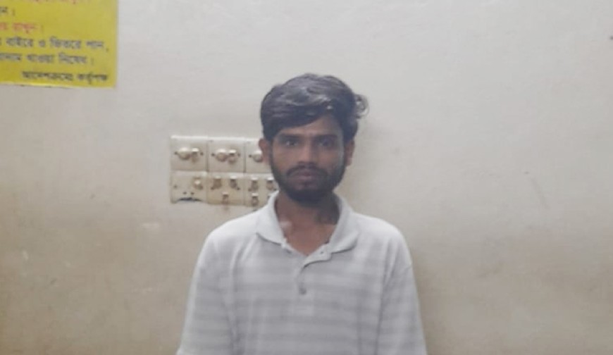 ‘প্রথমে আমিই চাপাতি দিয়ে কোপ দিই’