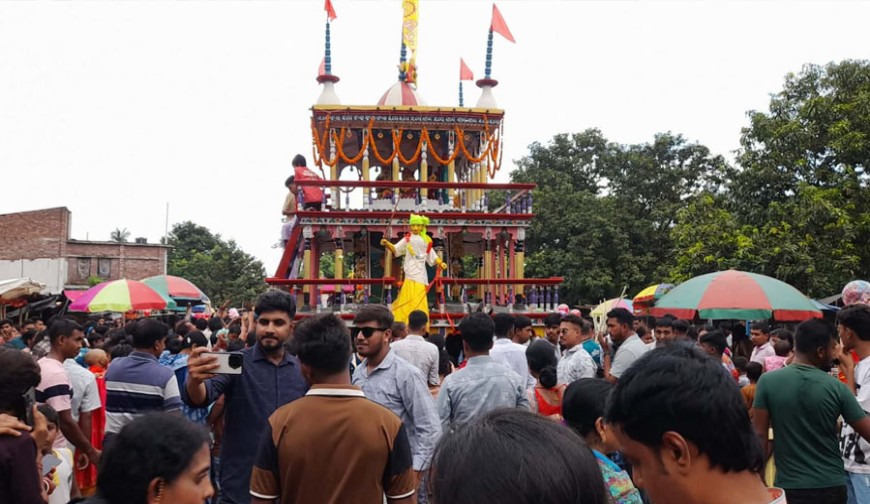 বাঘারপাড়া ও কোটচাঁদপুরে ঐতিহ্যবাহী রথযাত্রা উৎসব