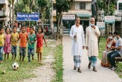শিশুদের খেলতে হবে, বড়দের মানতে হবে স্বাস্থ্যবিধি