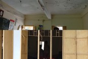 শিশুদের ক্লাসরুম থেকে ফ্যান চুরি