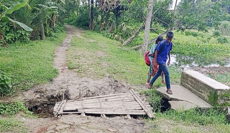 ১৮ মাসেও তৈরি হয়নি ছোট্ট ইউ-ড্রেন, ভোগান্তিতে দুই গ্রাম ও শিশু শিক্ষার্থীরা