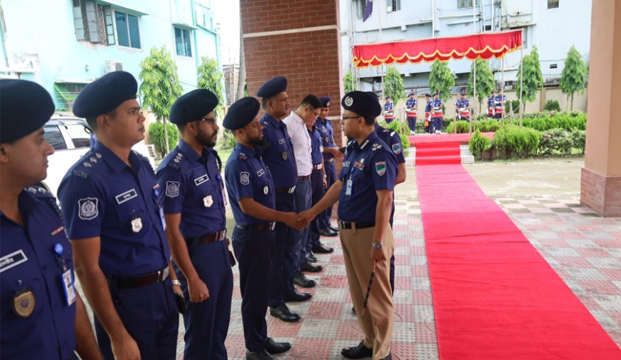 পুলিশ সদস্যদের সততা ও পেশাদারিত্বের  সাথে দায়িত্ব পালনের আহ্বান  ডিআইজি মোস্তাফিজুর রহমানের