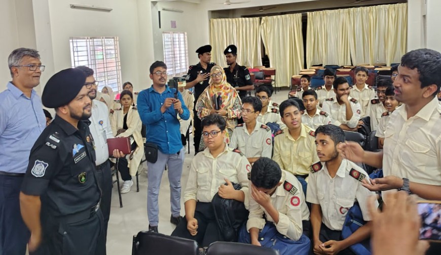 যশোরে শিক্ষার্থীদের নিয়ে র‍্যাব-৬-এর মাদকবিরোধী মিটিং
