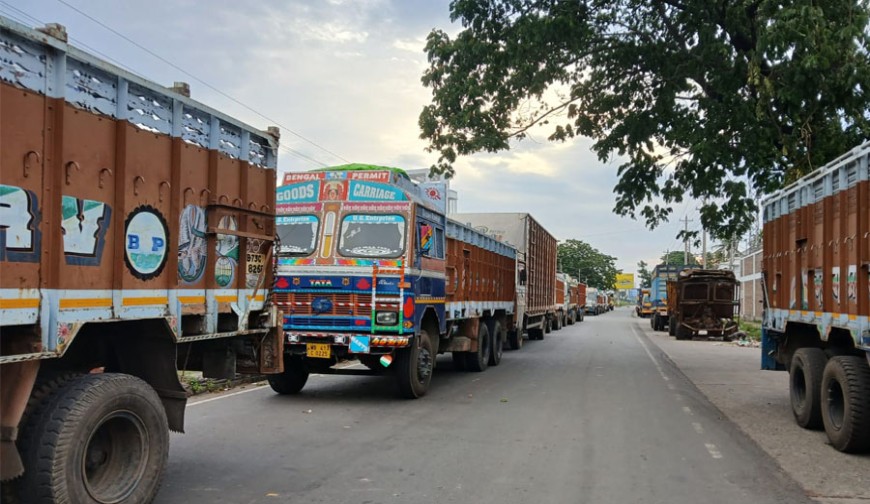 বেনাপোলে প্রবেশের অপেক্ষায় শত শত ট্রাক