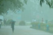 দমকা হাওয়াসহ ঝড়-বৃষ্টির আশঙ্কা, নদীবন্দরে সতর্কতা