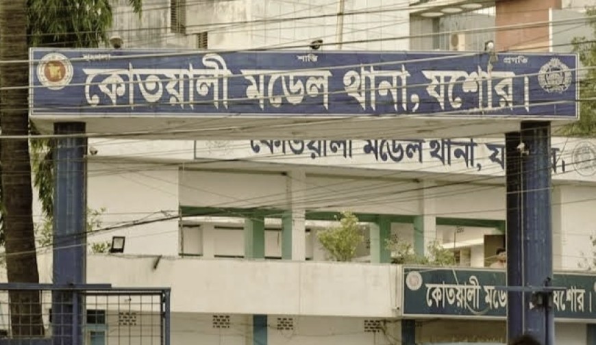 যশোর হাশিমপুরে ব্যবসা প্রতিষ্ঠান ও বসতবাড়িতে হামলা-ভাঙচুরের ঘটনায় থানায় অভিযোগ