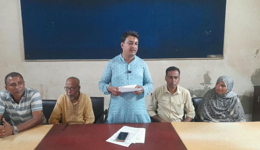 সংবাদ সম্মেলনে সন্তানের অন্যায়ের ফিরিস্তি তুলে ধরলেন পিতা